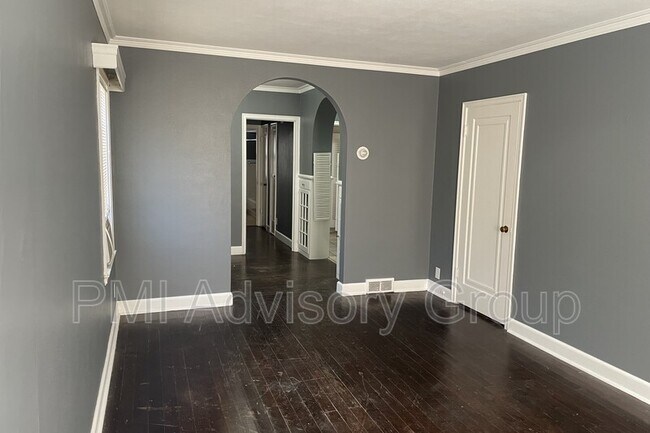 Building Photo - 3220 SW Huntoon St