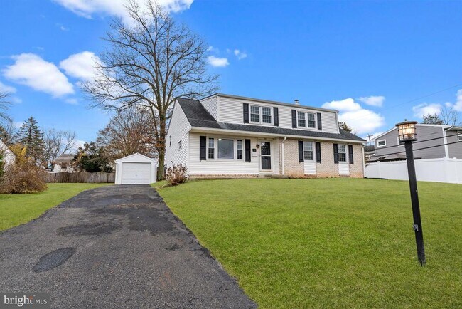 Building Photo - 131 Kipling Dr