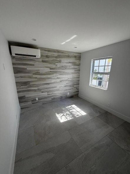 Building Photo - 3814 S Olive Ave