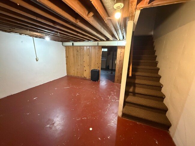 Building Photo - 542 S Newman Rd