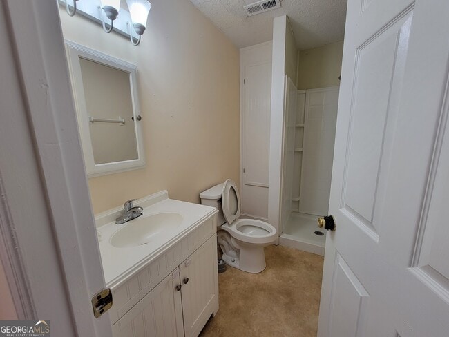 Building Photo - 104 Denhaven Dr