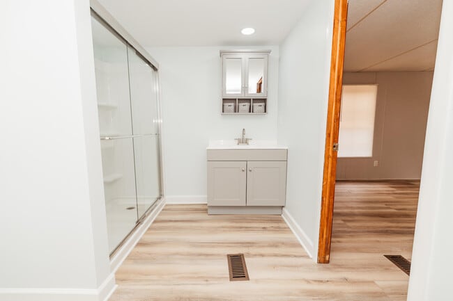 Building Photo - 4680 Hardy Adams Rd