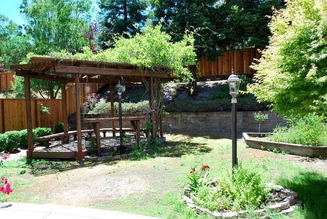 Building Photo - Wonderful Detached Home in Sought After San Ramon Neighborhood ! Trevari at Gale Ranch !