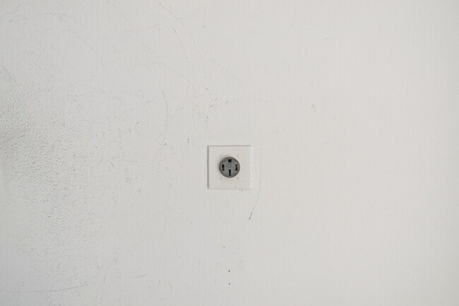 Building Photo - 5429 S Norfolk Ave