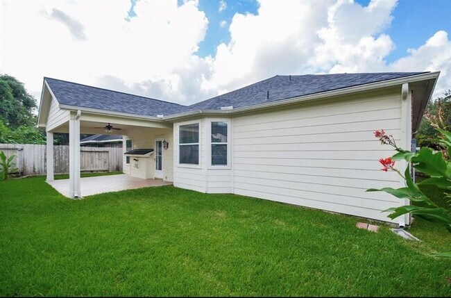 Building Photo - 210 Riverway Bluff Ln