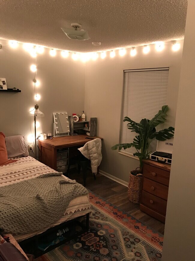 Building Photo - 15 S Shafer St