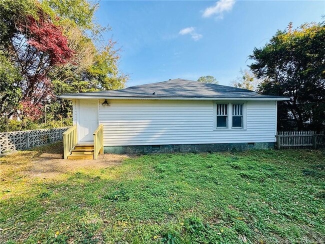 Building Photo - 1803 N Floyd Ave