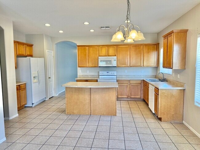 Building Photo - Fantastic 4-Bedroom, 2-Bathroom home For Rent in Avondale!