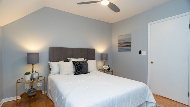 Building Photo - 3729 N Clifton Ave