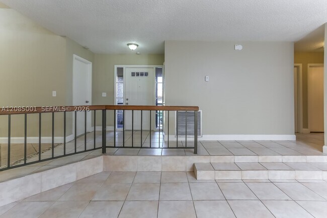 Building Photo - 1153 SW 25th Ave