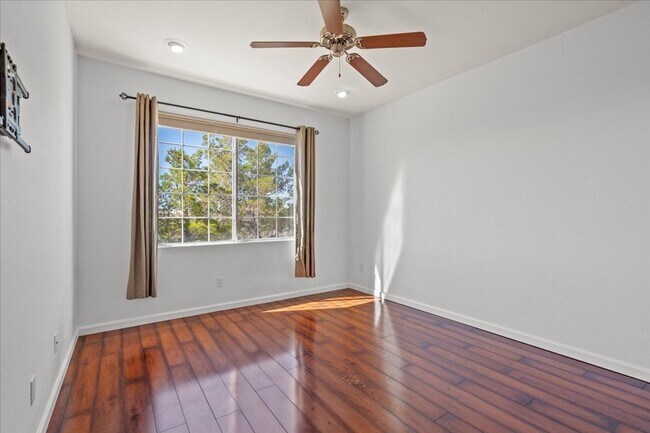 Building Photo - Spacious Open-Concept Summerlin Home with Balcony, Fireplace & Ensuite Bedrooms