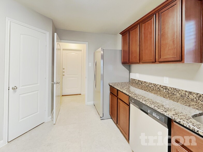 Building Photo - 224 Cottonwood Dr