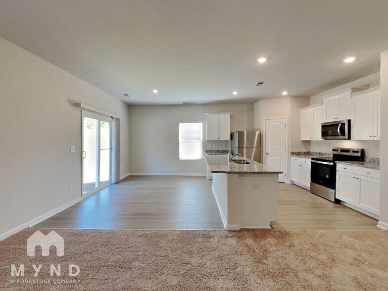 Building Photo - 402 Ivy Bank Dr