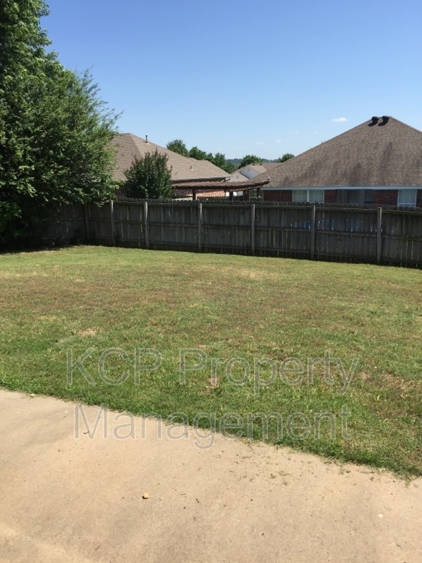 Building Photo - 305 Northridge Dr