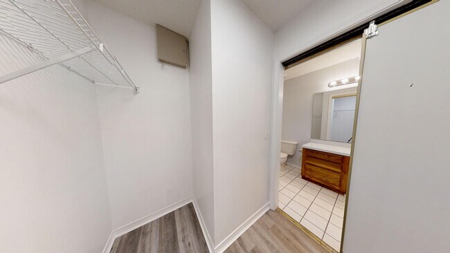 Building Photo - 1922 Heartland Dr