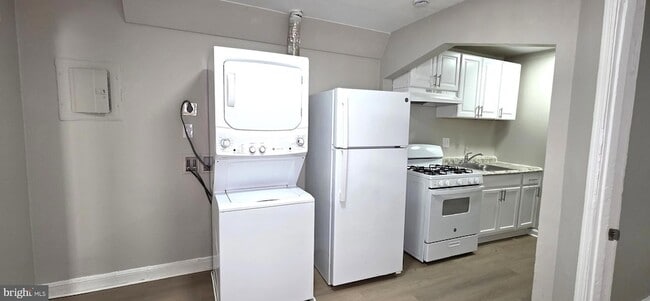 Building Photo - 3207 11th Pl SE