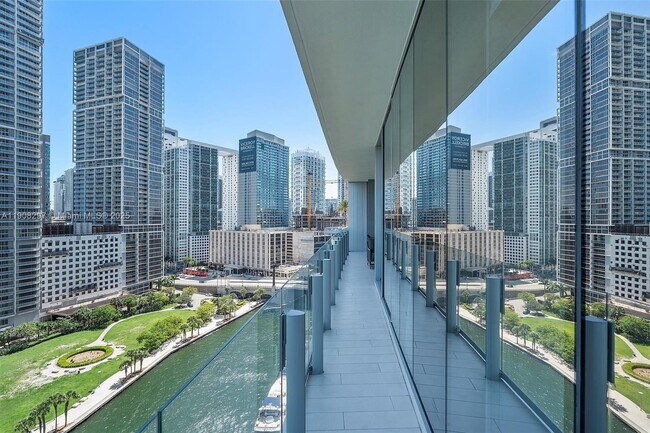 Building Photo - 300 Biscayne Blvd Way