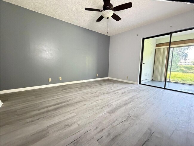 Building Photo - 1026 Medinah Dr