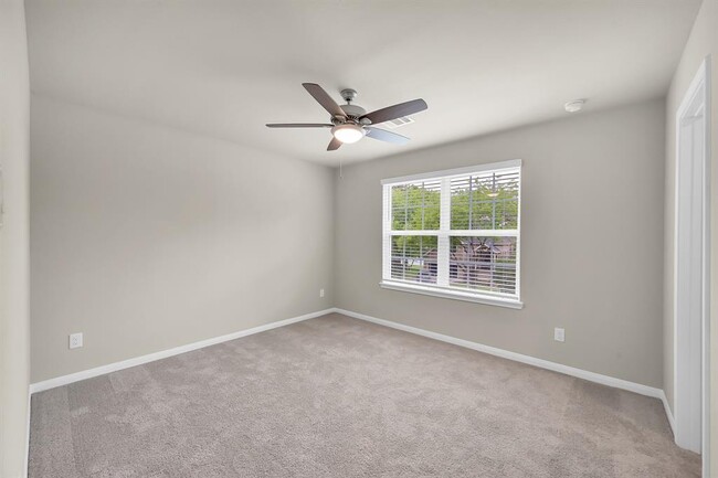 Building Photo - 3346 Torrey Pines Dr
