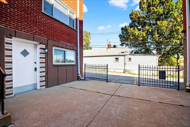 Building Photo - Morganford Motherrrr