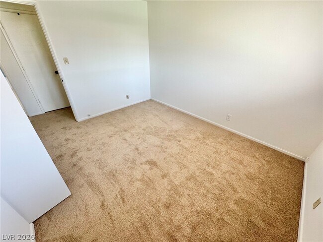 Building Photo - 2913 Colanthe Ave