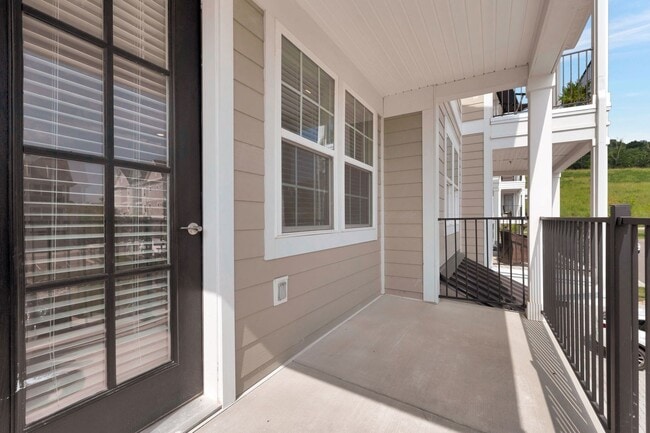 Building Photo - 4000 Shadow Green Dr