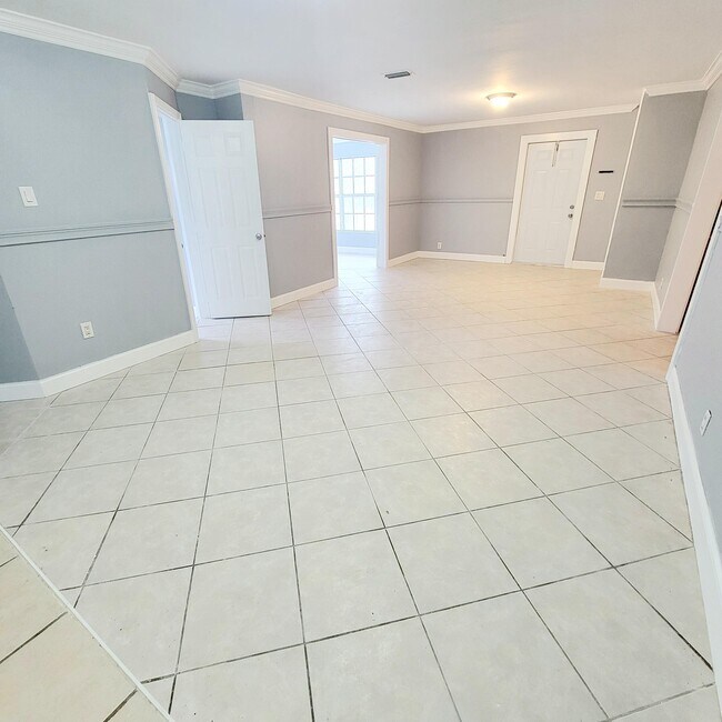 Building Photo - 2021 NW 64th Ave