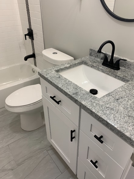 Building Photo - 2945 W Peterson Ave