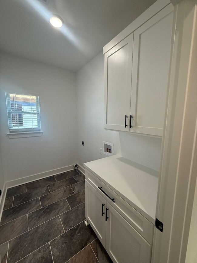 Building Photo - 4005 Doler Cv