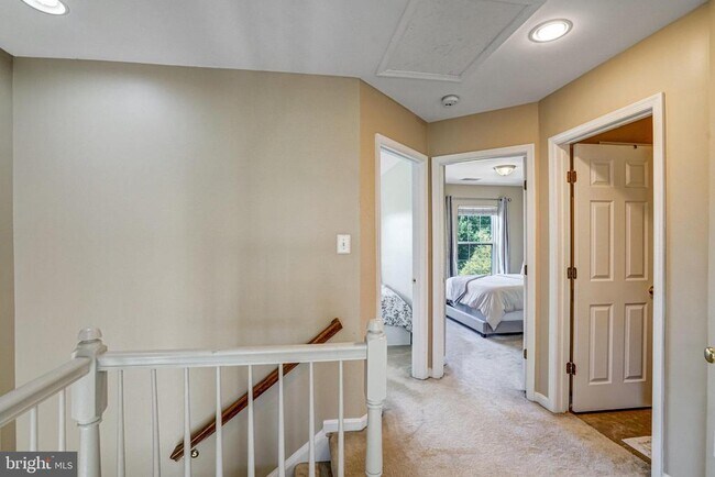 Building Photo - 8535 Wyngate Manor Ct