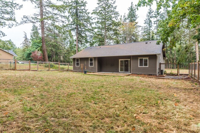 Building Photo - 253 Sunset Dr