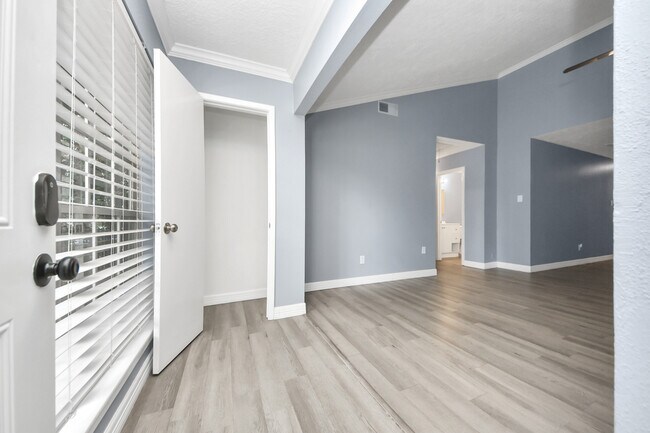 Front Entrance - 26722 Cypresswood Dr