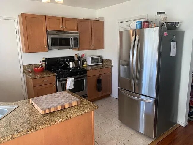 Primary Photo - 5870 Bowcroft St