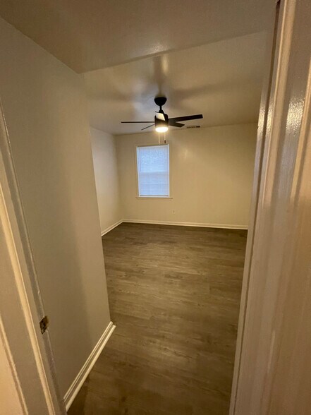 Building Photo - 2008 Fort Davis St SE