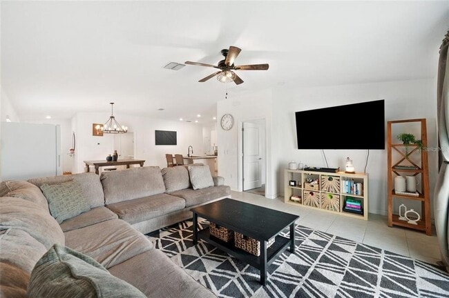 Building Photo - 5517 Blue Azure Dr