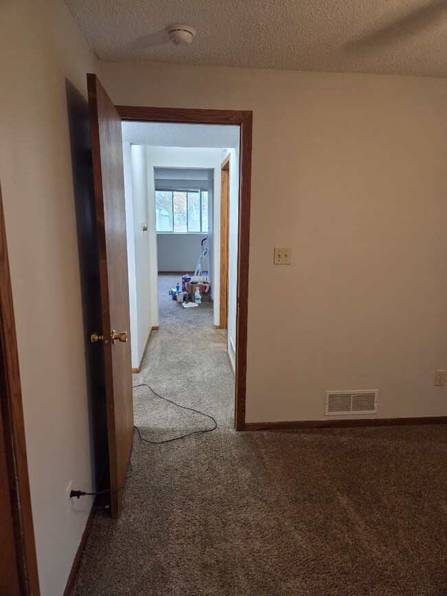 Building Photo - 315 N 1st St