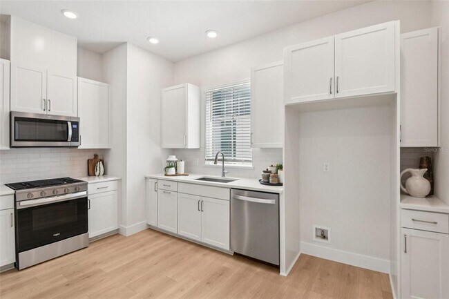 Building Photo - 3129 4th Ter N