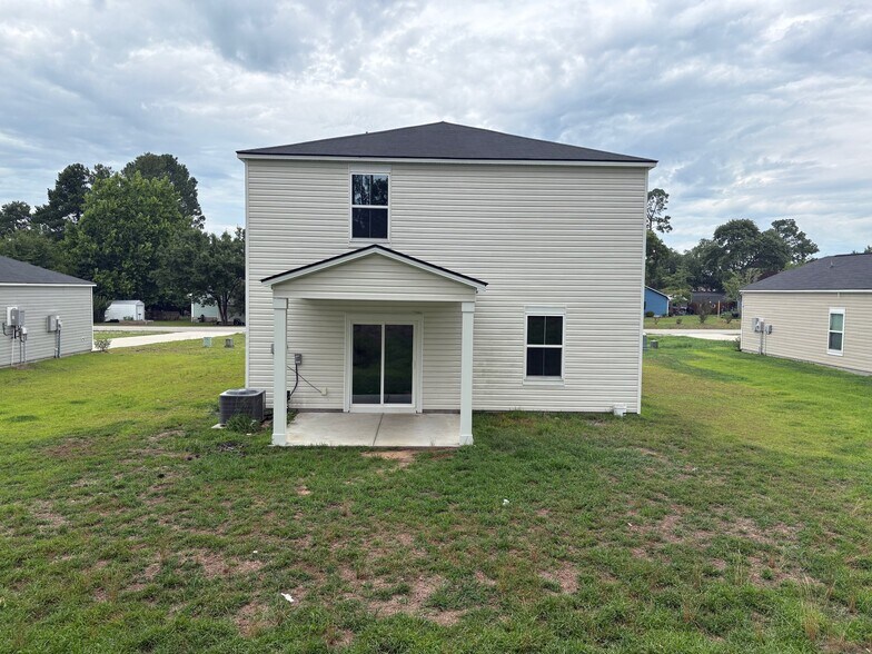 Building Photo - 168 Carolina Lakes Blvd