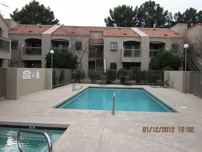 Building Photo - 747 S Ext Rd