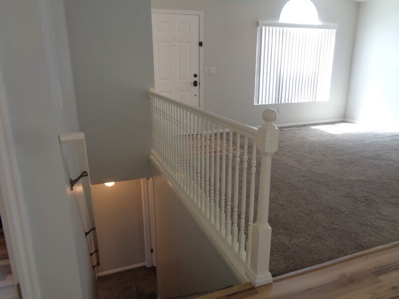 Building Photo - 8816 W Florence Dr