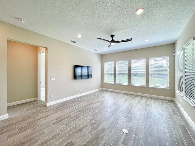 Building Photo - 68 Furrier Ct