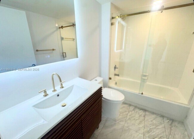 Building Photo - 650 West Ave