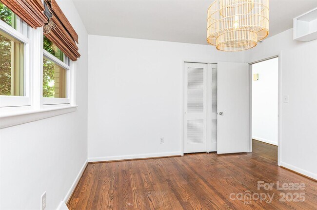 Building Photo - 6334 Fair Valley Dr