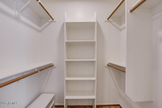 Building Photo - 7409 W Crest Ln