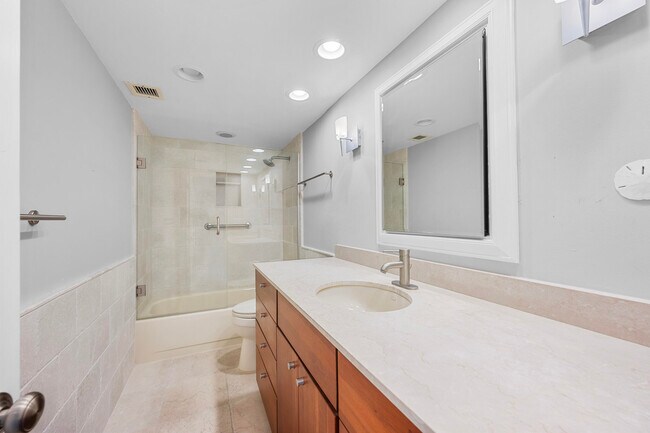 Building Photo - 3250 S Ocean Blvd