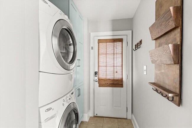 Building Photo - 259 Spence Ave SE