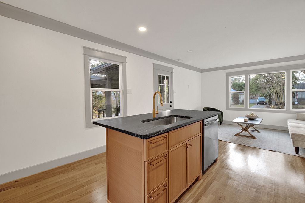 Building Photo - 609 Cobb St