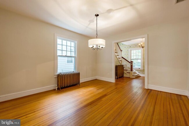 Building Photo - 3236 McKinley St NW