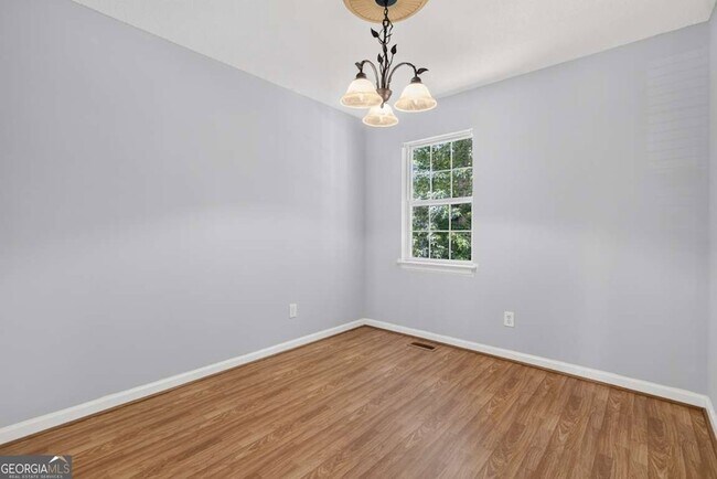 Building Photo - 72 Victorian Cir