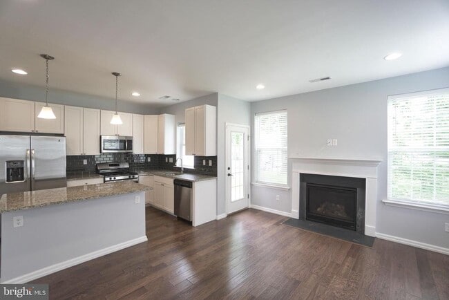 Building Photo - 1003 Chapman Cir